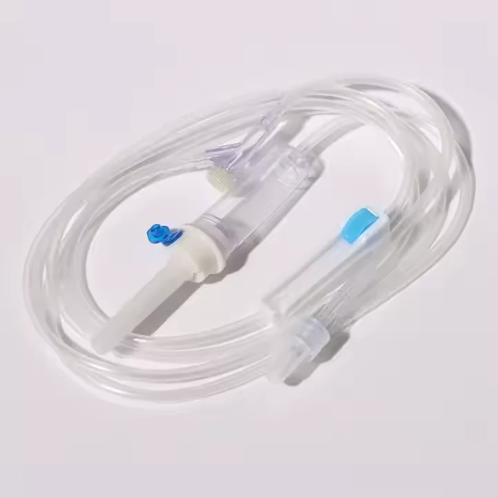 Set di infusione usa e getta con ago