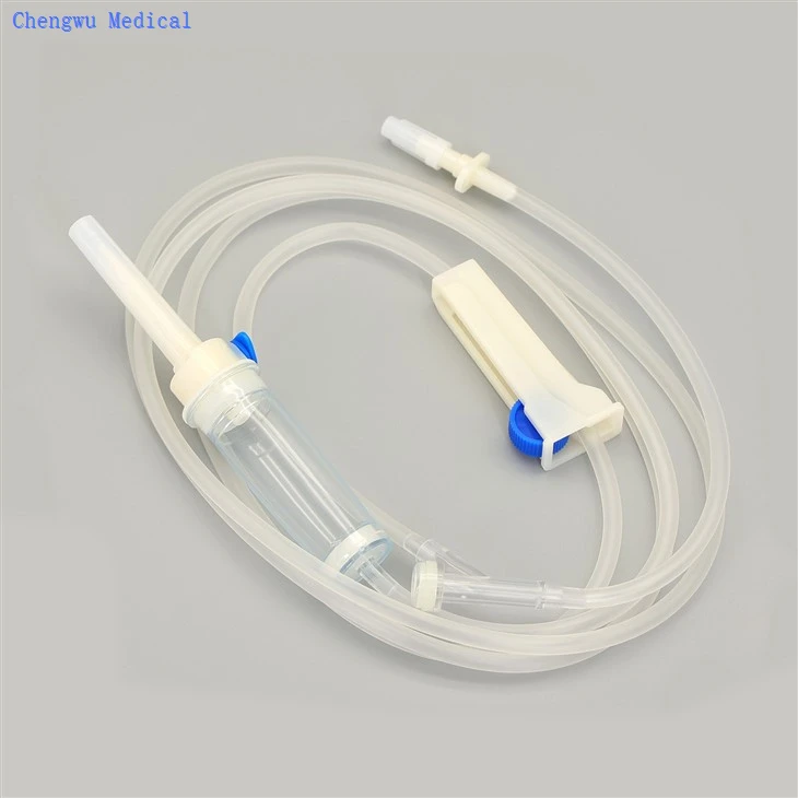 Set di infusione sterile con ago per uso medico
