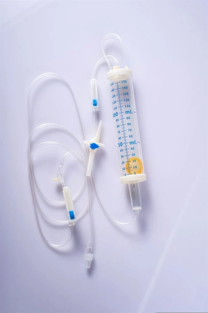 -Disposable infusion set with burette(1)