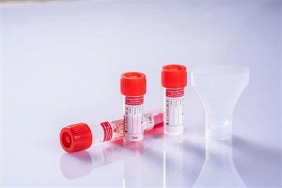 Kit per test monouso per la raccolta di campioni di saliva