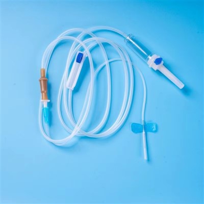Set per infusione IV monouso con ago